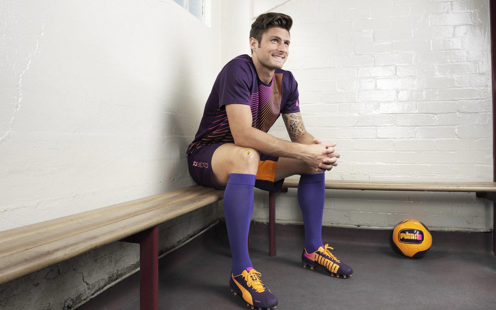 曼晚深度剖析,曼联面临十字路口,弃续卡塞米罗与留用马奎尔降薪成战略关键