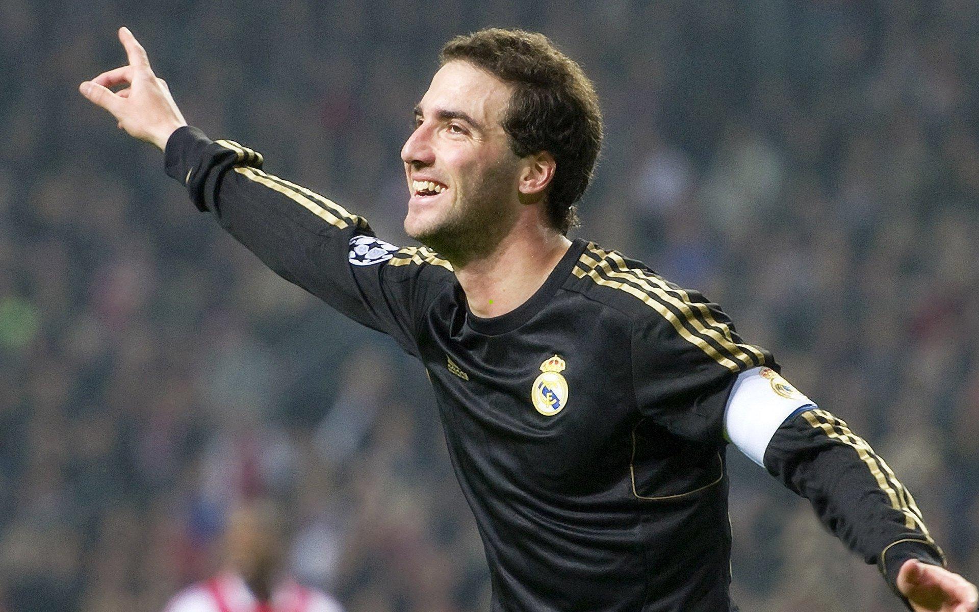 再见了，利物浦！斯洛特点破内讧谜团，师徒感情决裂，萨拉赫离队倒计时开启—欧冠埃因霍温之战成转折点